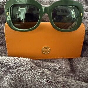 Stylish Green Tory Burch Sunglasses
